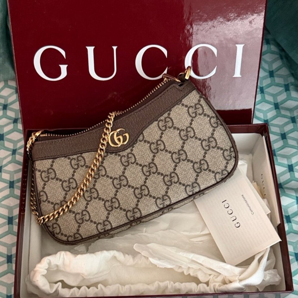 Authentic Gucc Crossbody bag - Picture 2 of 4